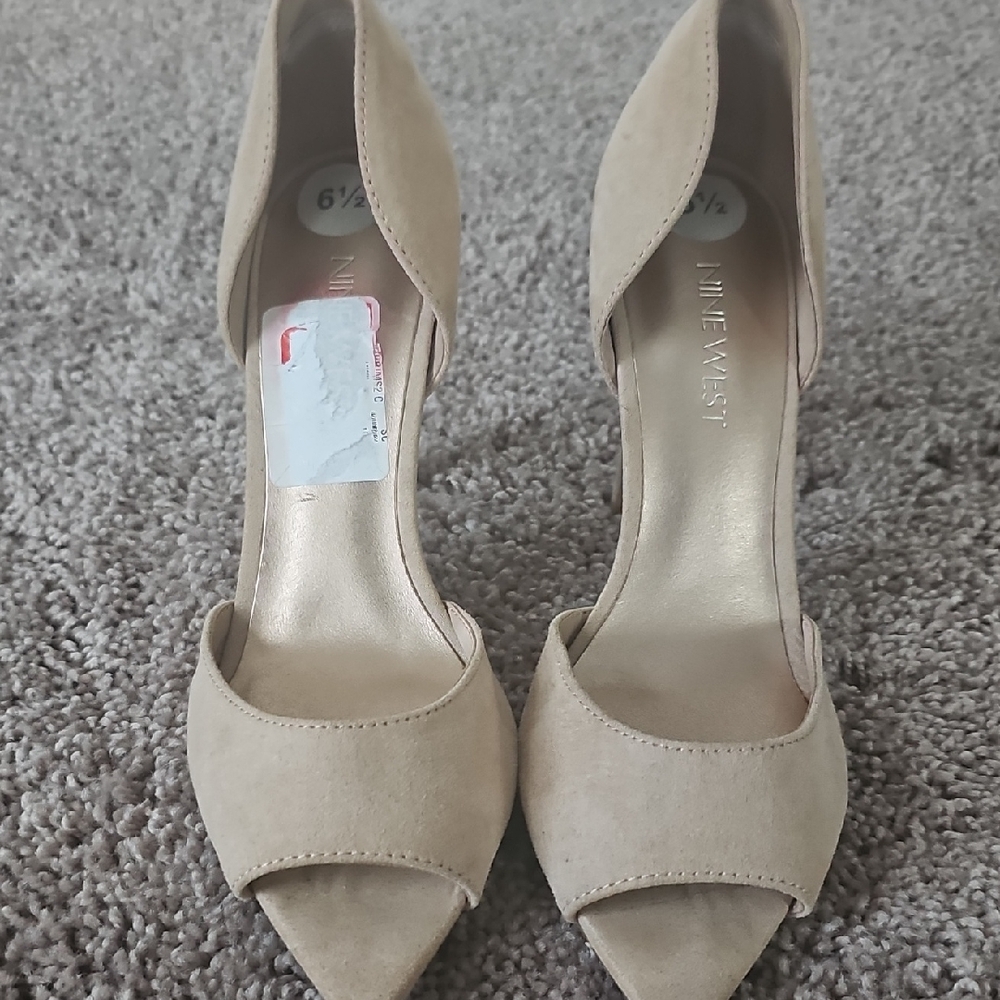 Nine West Beige Peep Toe Heels